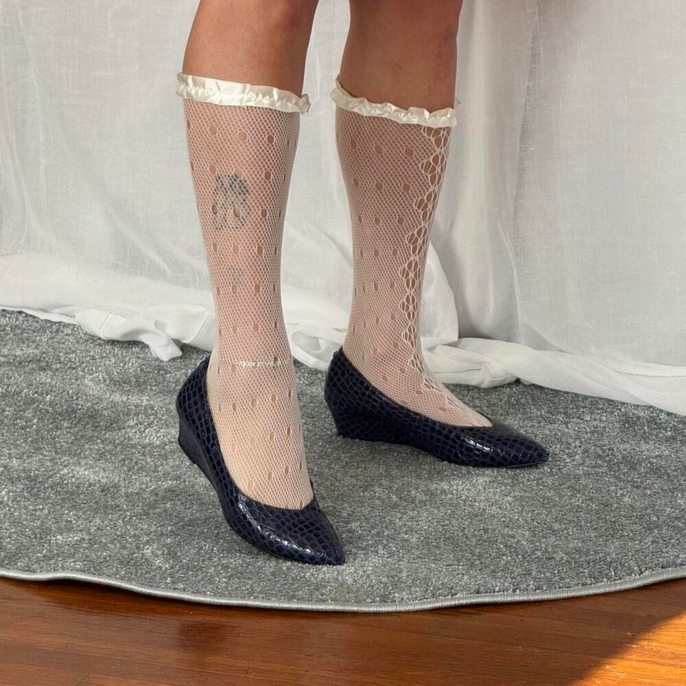 ✿ ruffled lace knee socks ✿ - Picture 4 of 6